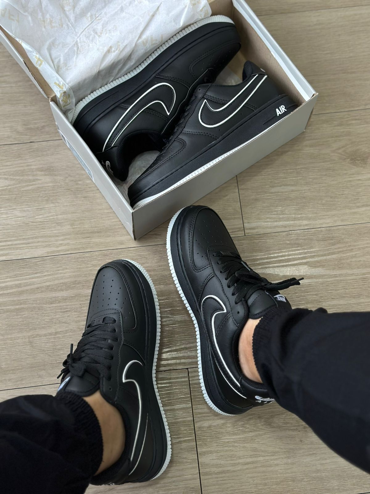 AIR FORCE 1 BLACK WHITE - WC SHOES