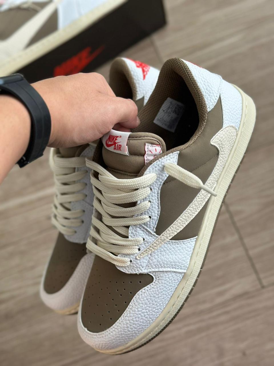 Travis Scott ×NikeAirJordan1 Low ゲーチス Jordan Tênis x Travis Scott Air Jordan 1 Low OG | Marrom | FARFETCH BR