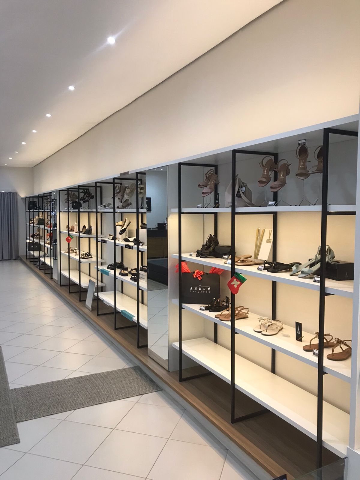 ANDRÉ CALÇADOS - Guia da Loja