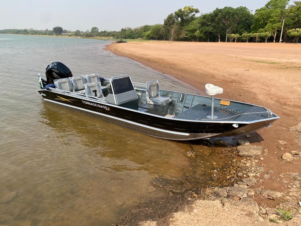 Barco Tornado 550 X BASS c/ Mercury 50 HP 2T ELPTO + carreta rodoviári