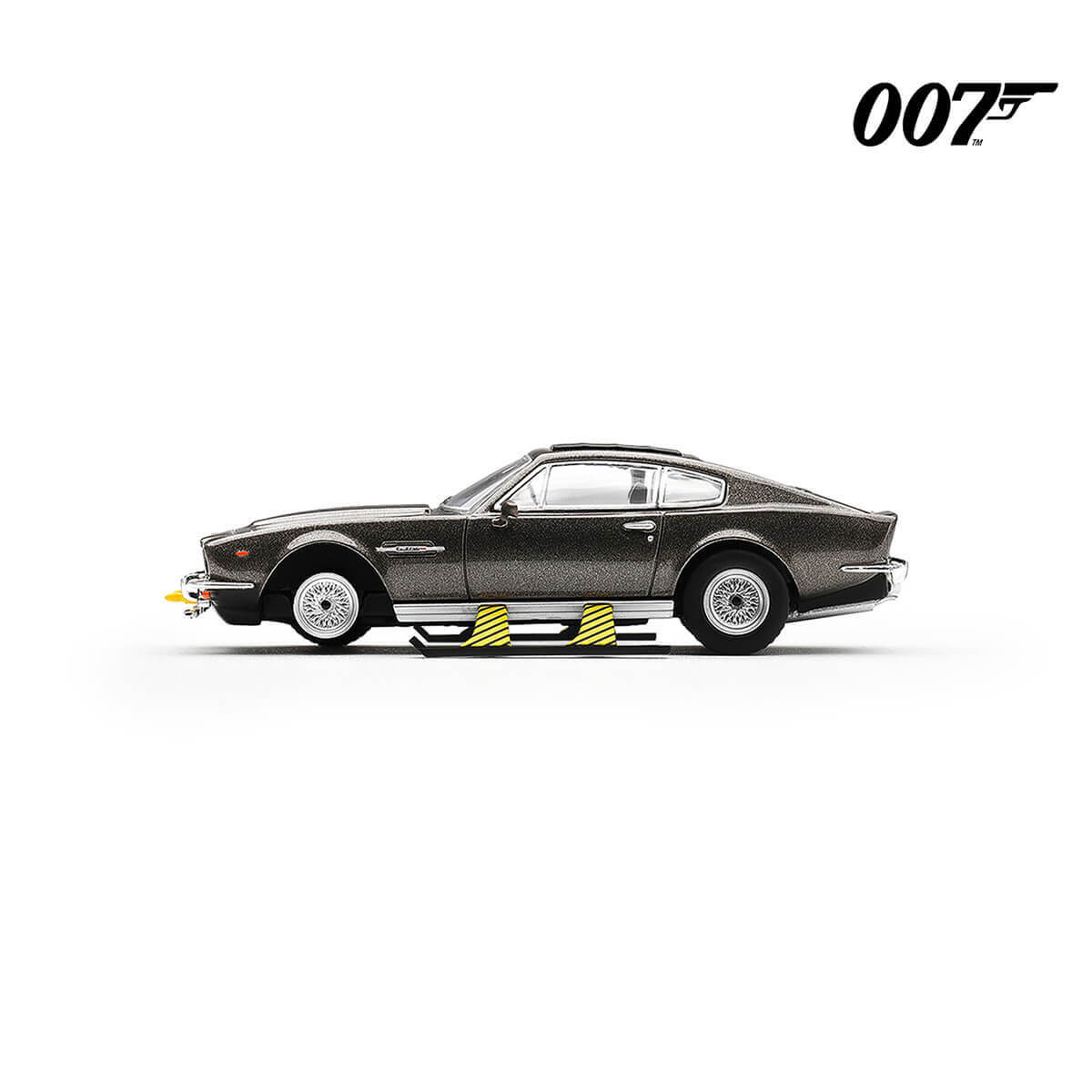 Mini GT #922 Aston Martin V8 Vantage 