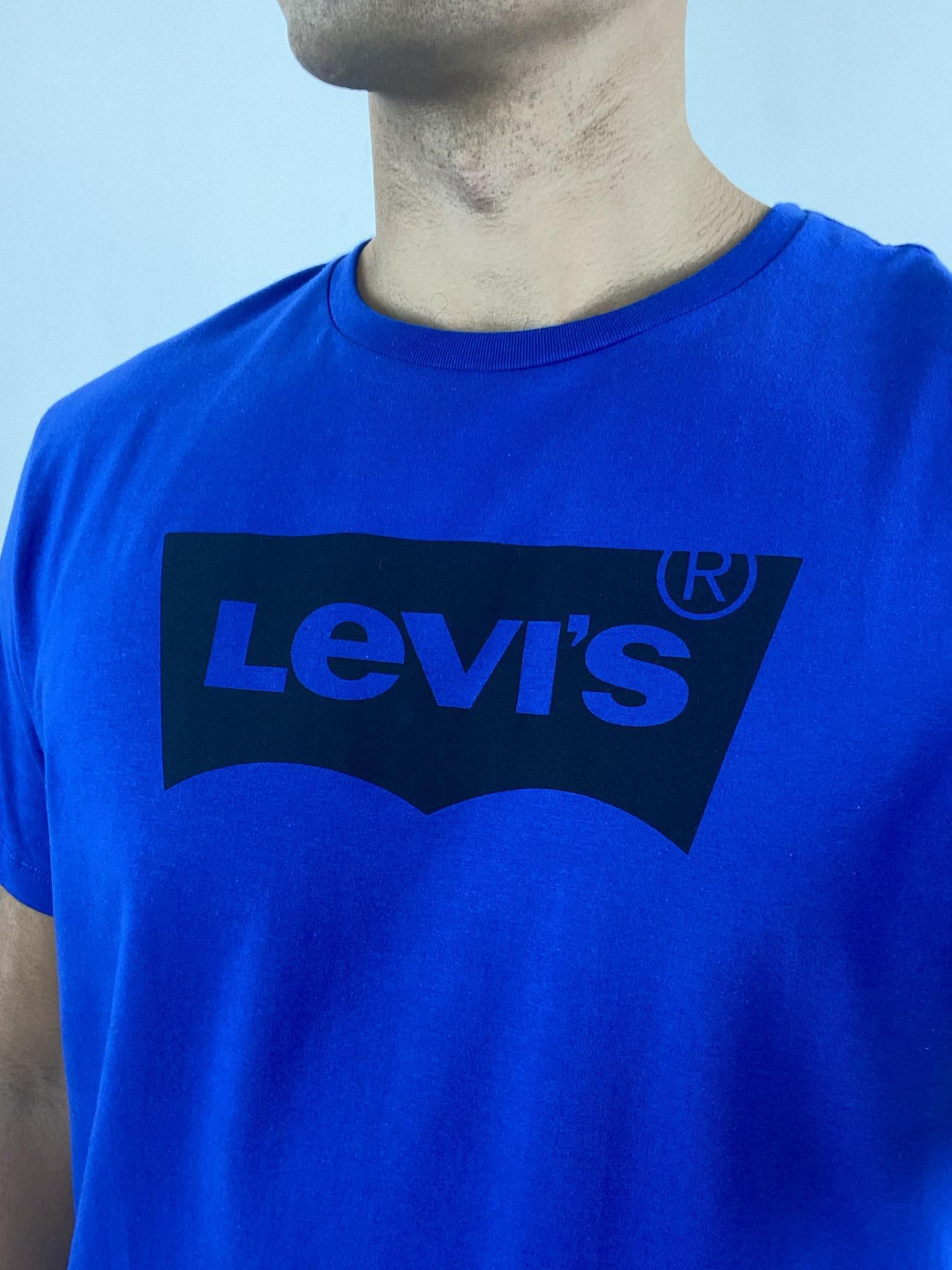 Camiseta Levis Graphic Crewneck - Carmesin Store