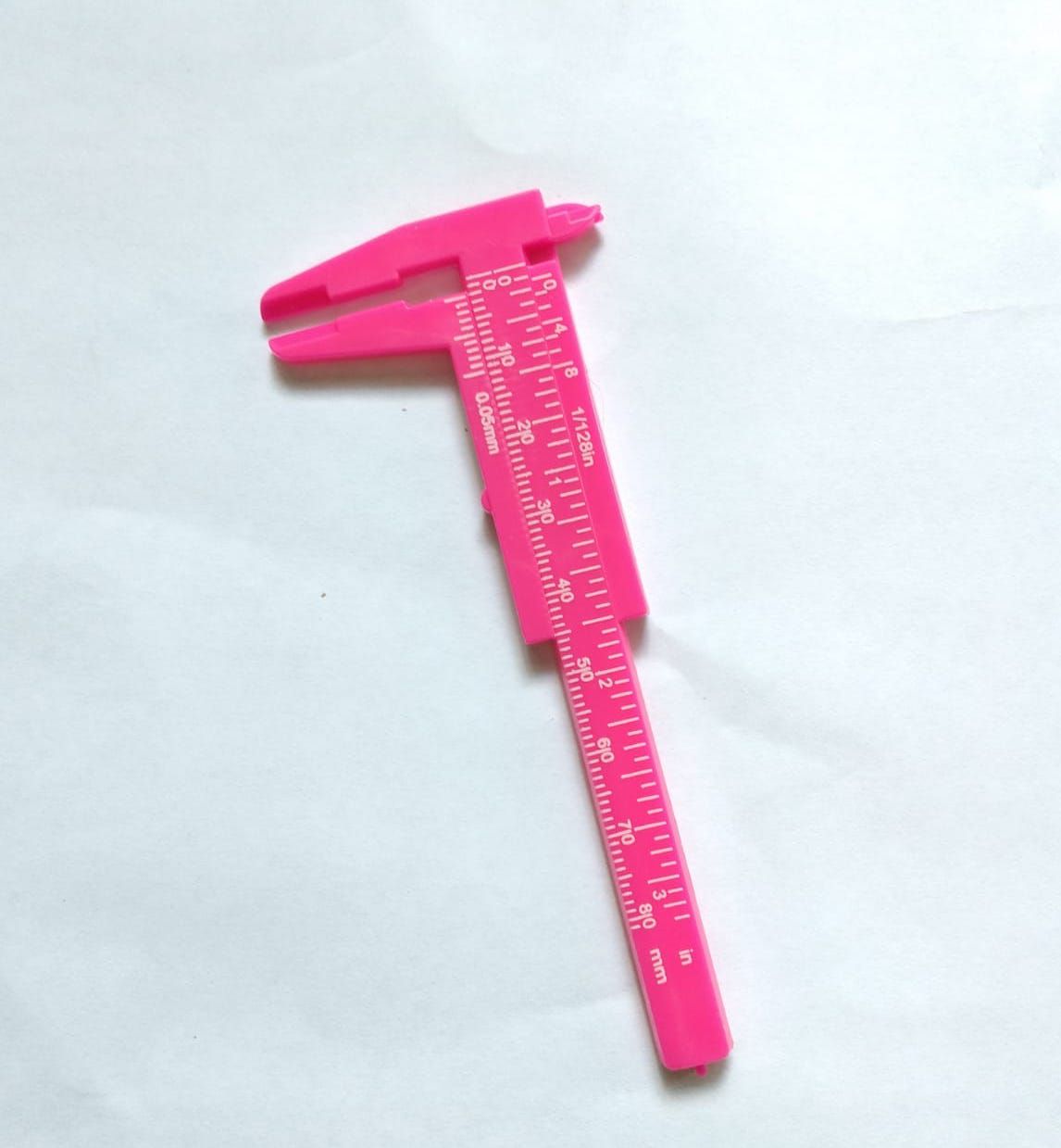 Paquímetro Medidor Rosa Para Design De Sobrancelhas Desenho - B7makeup