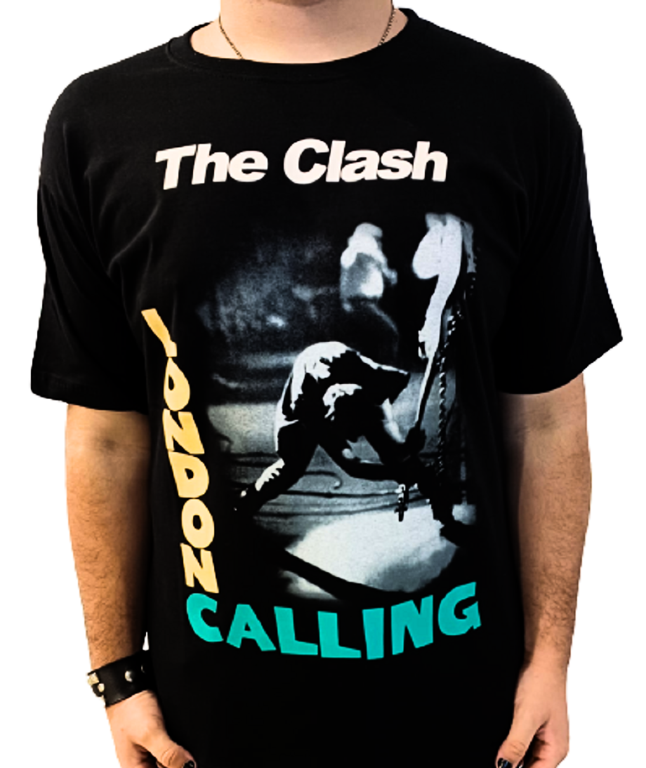 Clash t-shirt riot. Há um choque constante de opiniões…