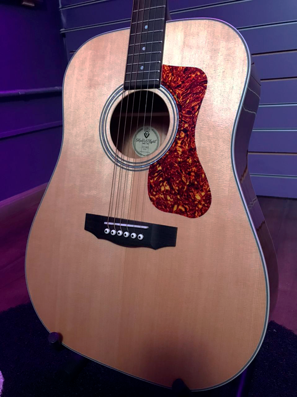 Violão Guild D140 AllSolid Acústico Aço Natural, Bag OUTLET