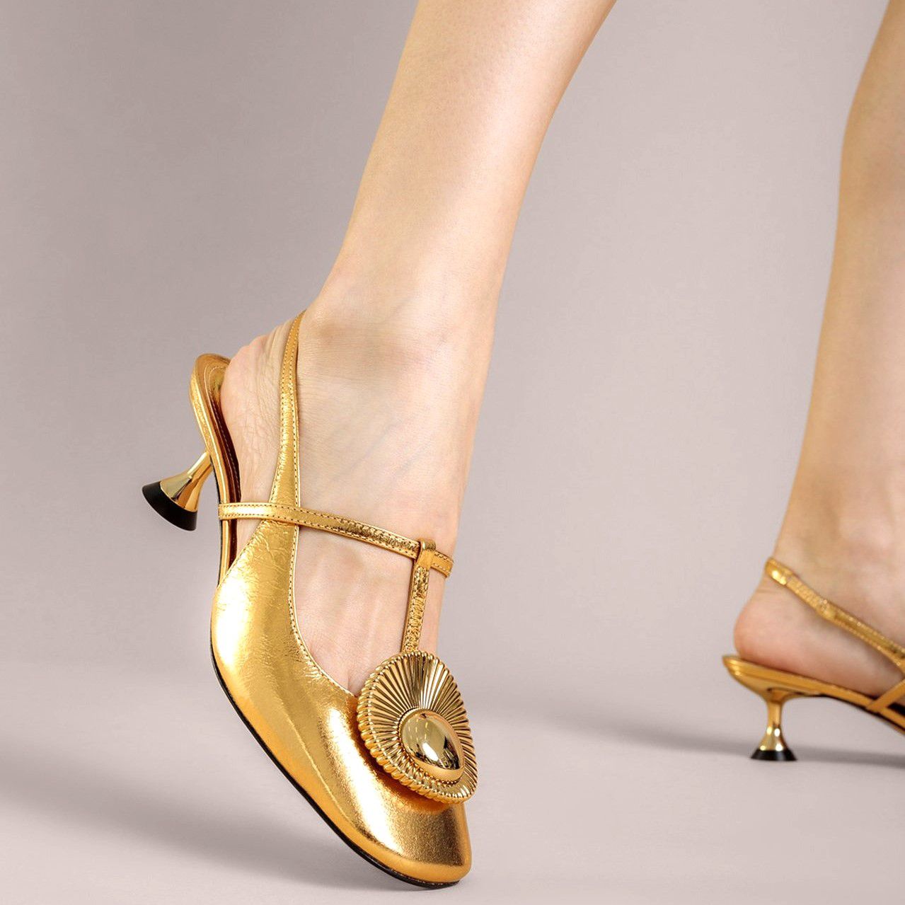 Scarpin Slingback Georgia Kitten Heel VCZ FALL 24 Vicenza Dourado
