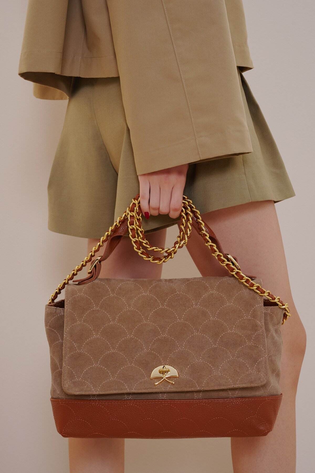 Bolsa Média Em Camurça Bege Fendi E Couro Caramelo Luiza Barcelos