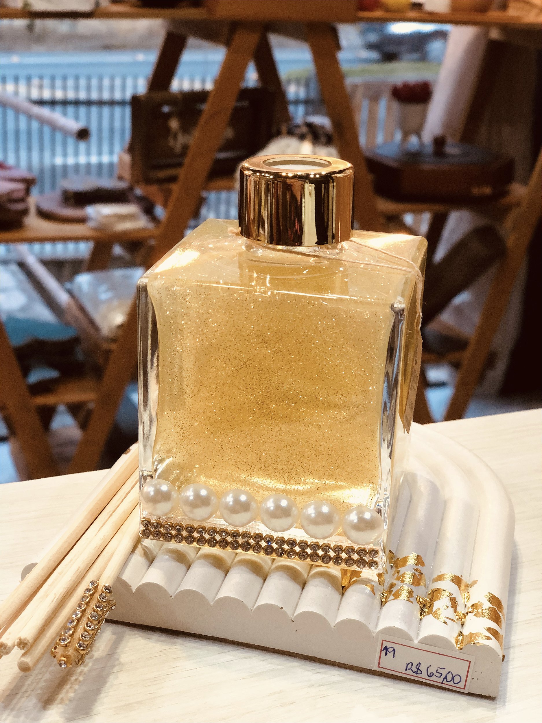 Aromatizador em gel com glitter dourado 250ml - Encantos by Sil -  Perfumando a sua casa!
