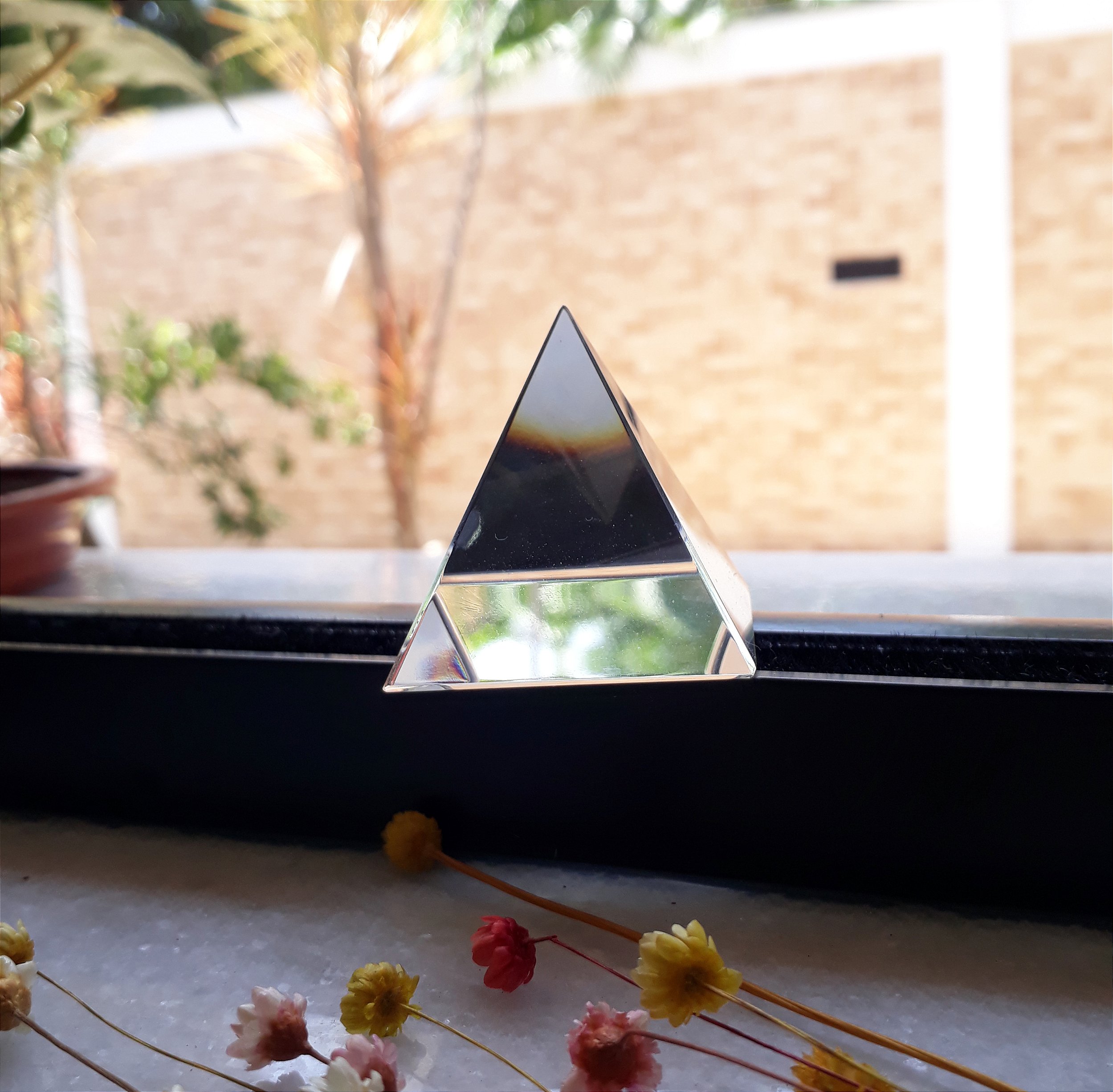 qianyue Energia guarigione Trasparente Cristallo Vetro Oro Piramide con Supporto Feng Shui Egitto Egiziano statuine Miniatura Ornamenti Artigianali (80mm
