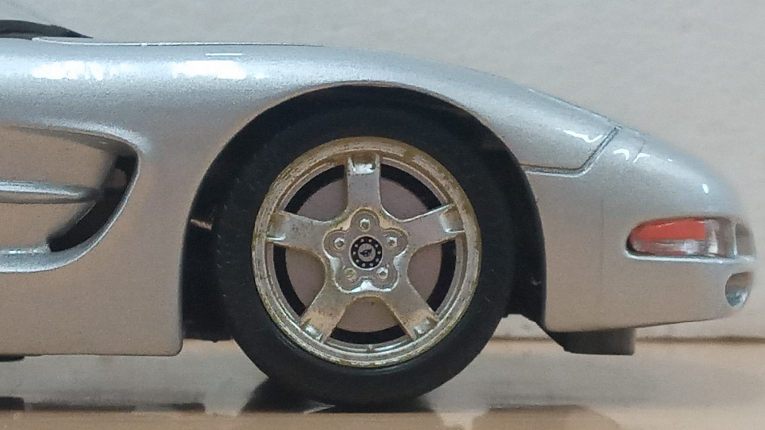 Burago Chevrolet Corvette 1997 - Échelle 1/18 - Miniature De Collection - Occasion