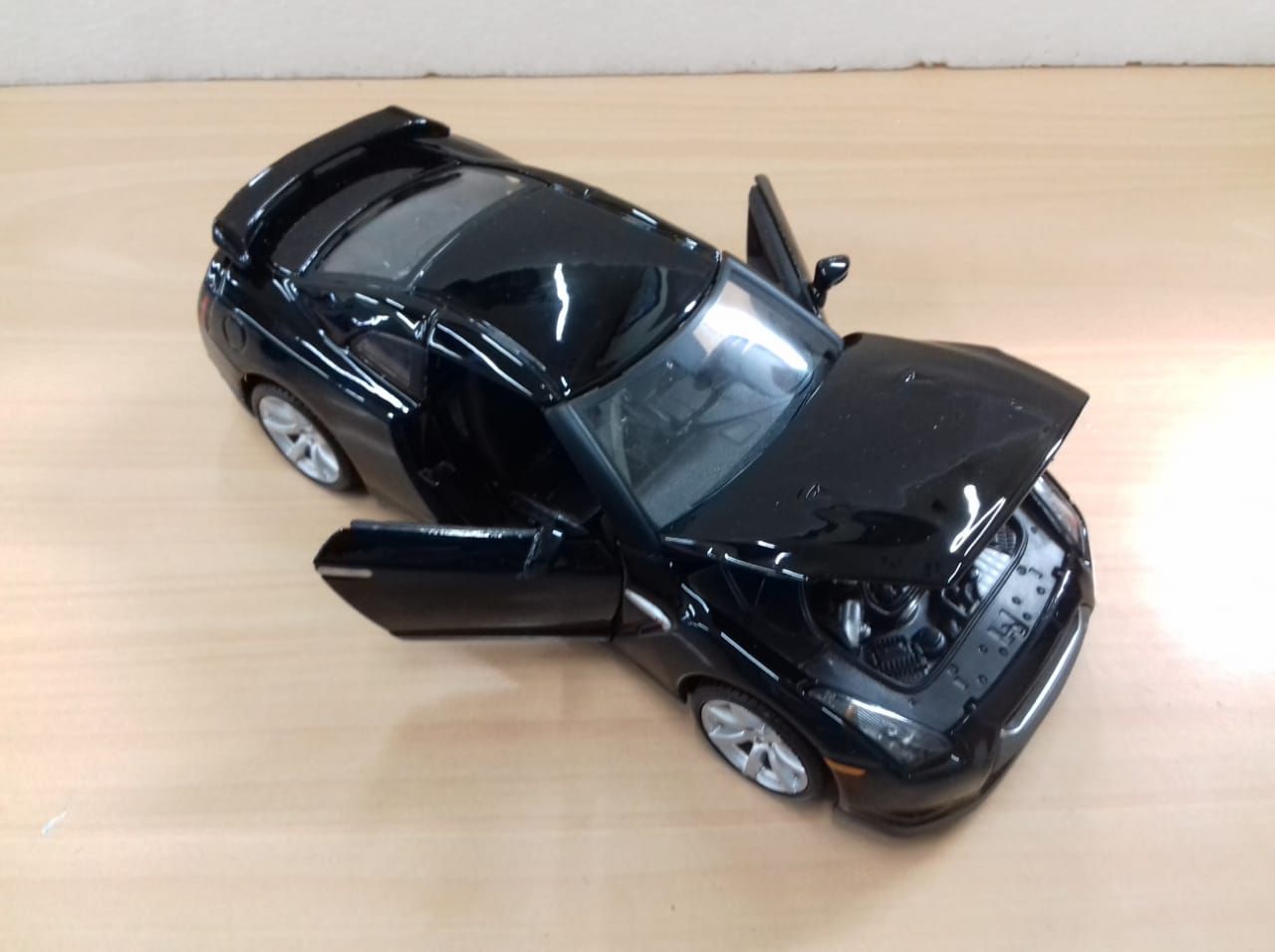 Maisto - Nissan GT-R (R35) 2009 - 1/24 - HTC - MODELISMO