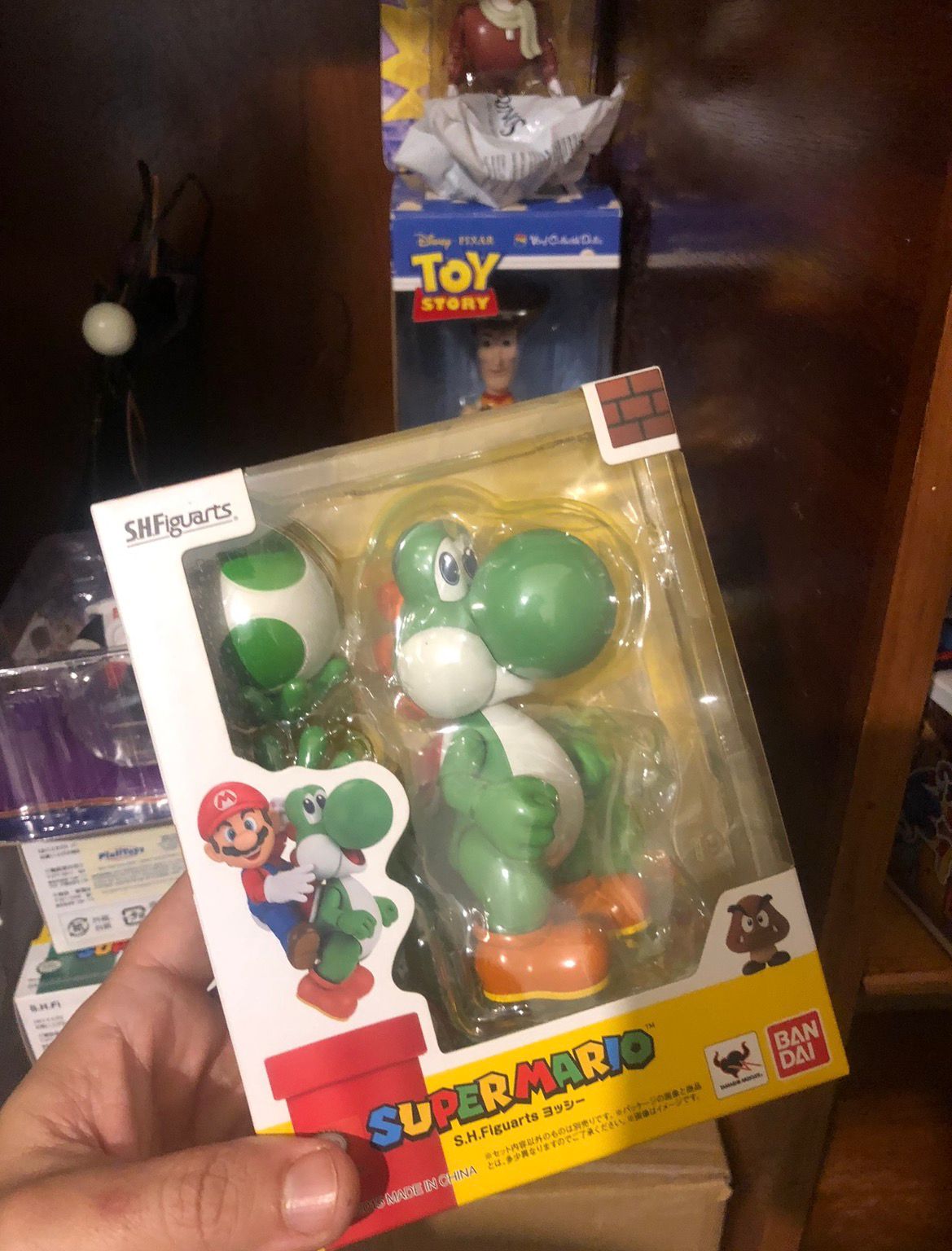 Bandai Yoshi S.H.Figuarts | Super Mario Action Figure - Action