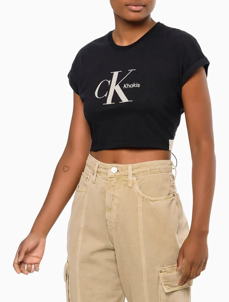 Camiseta negra con logo de Calvin Klein Jeans