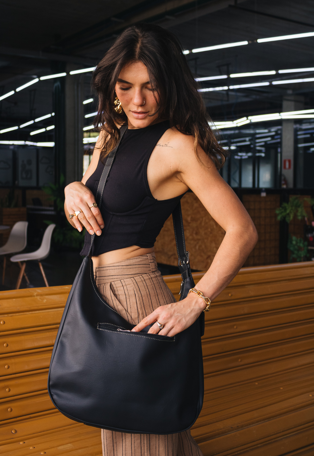 Hobo Bag Bolsa Transversal Tamanho Grande Casual Preta LE11