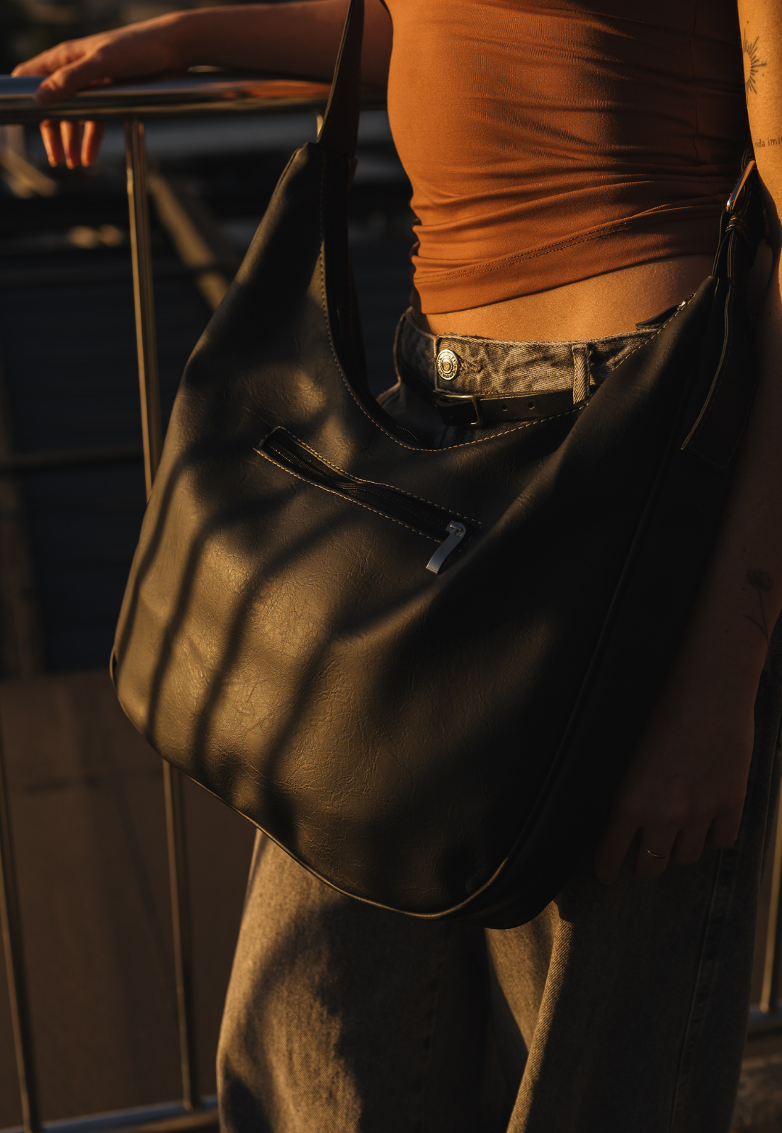 Hobo Bag Bolsa Transversal Tamanho Grande Casual Preta LE11