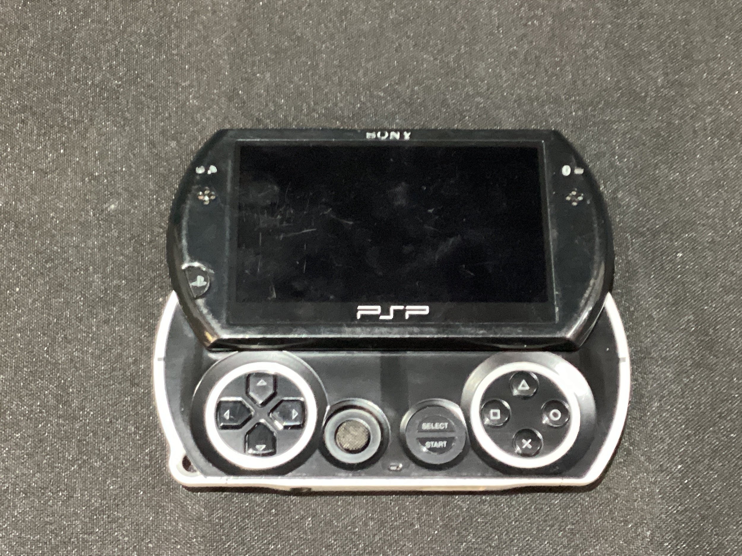 Console PSP Go Preto 4Gb Desbloqueado - Sony - Gameteczone a melhor loja de  Games e Assistência Técnica do Brasil em SP