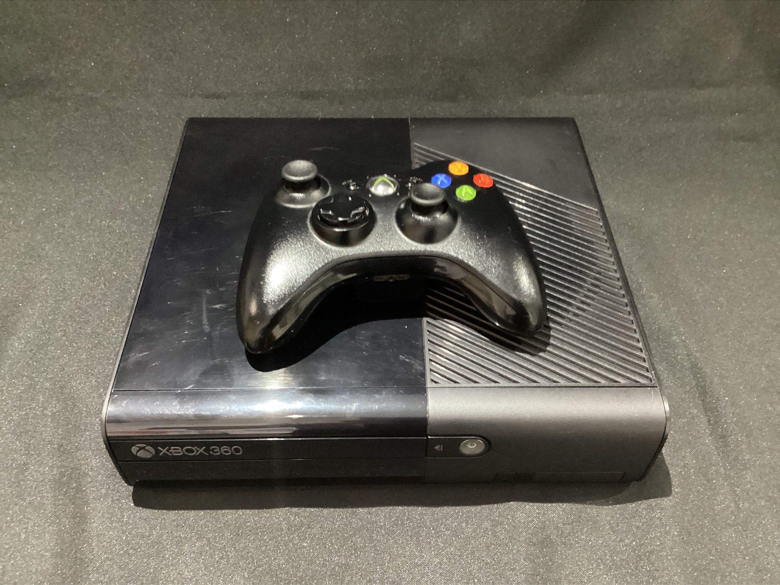 CONSOLE XBOX 360 SUPER SLIM 4GB DEST. - CDF Computadores