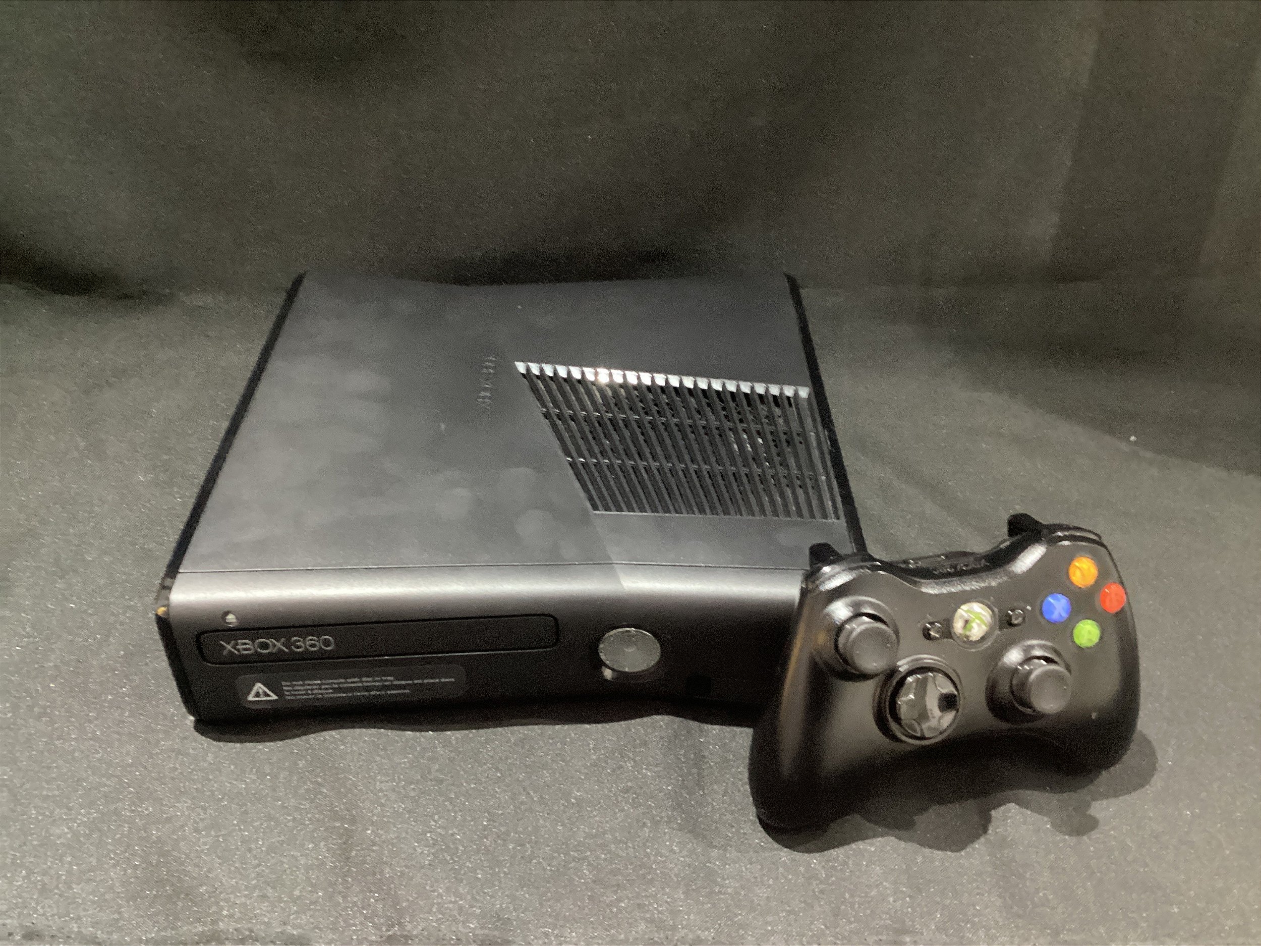 Console XBOX 360 4GB + Controle Sem Fio - Microsoft