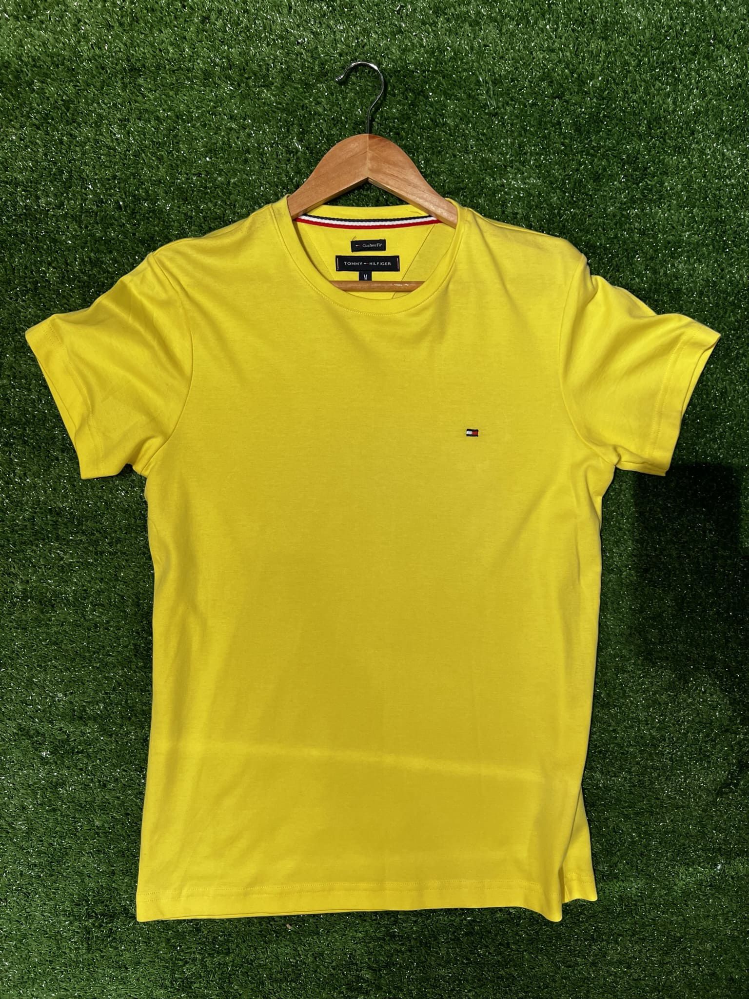 Camiseta Tommy Hilfiger Classic Amarela