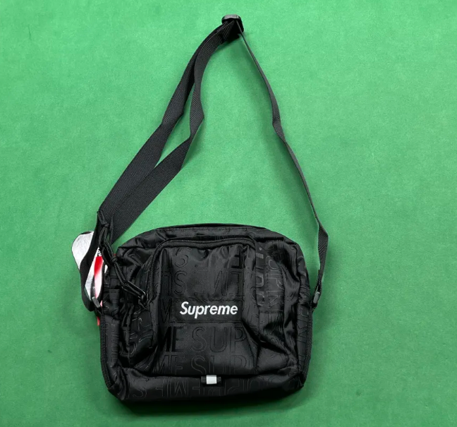 Shoulder Bag Supreme 23s Preta Rabello Store Tênis