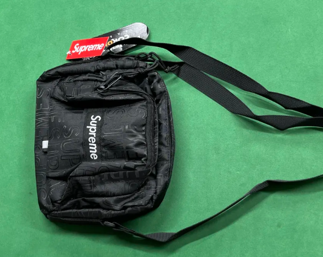 Shoulder Bag Supreme 23s Preta Rabello Store Tênis