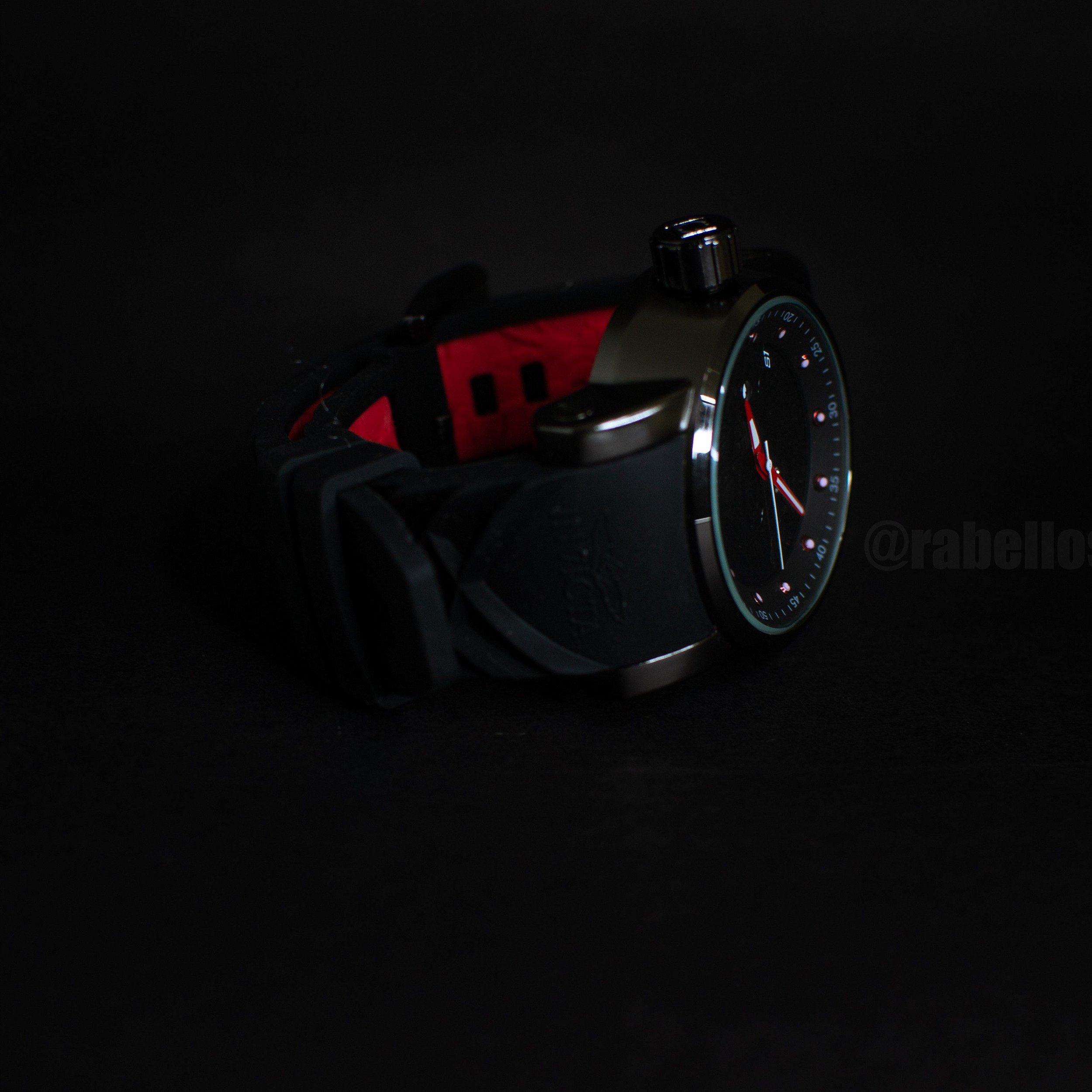 Invicta 18213 deals
