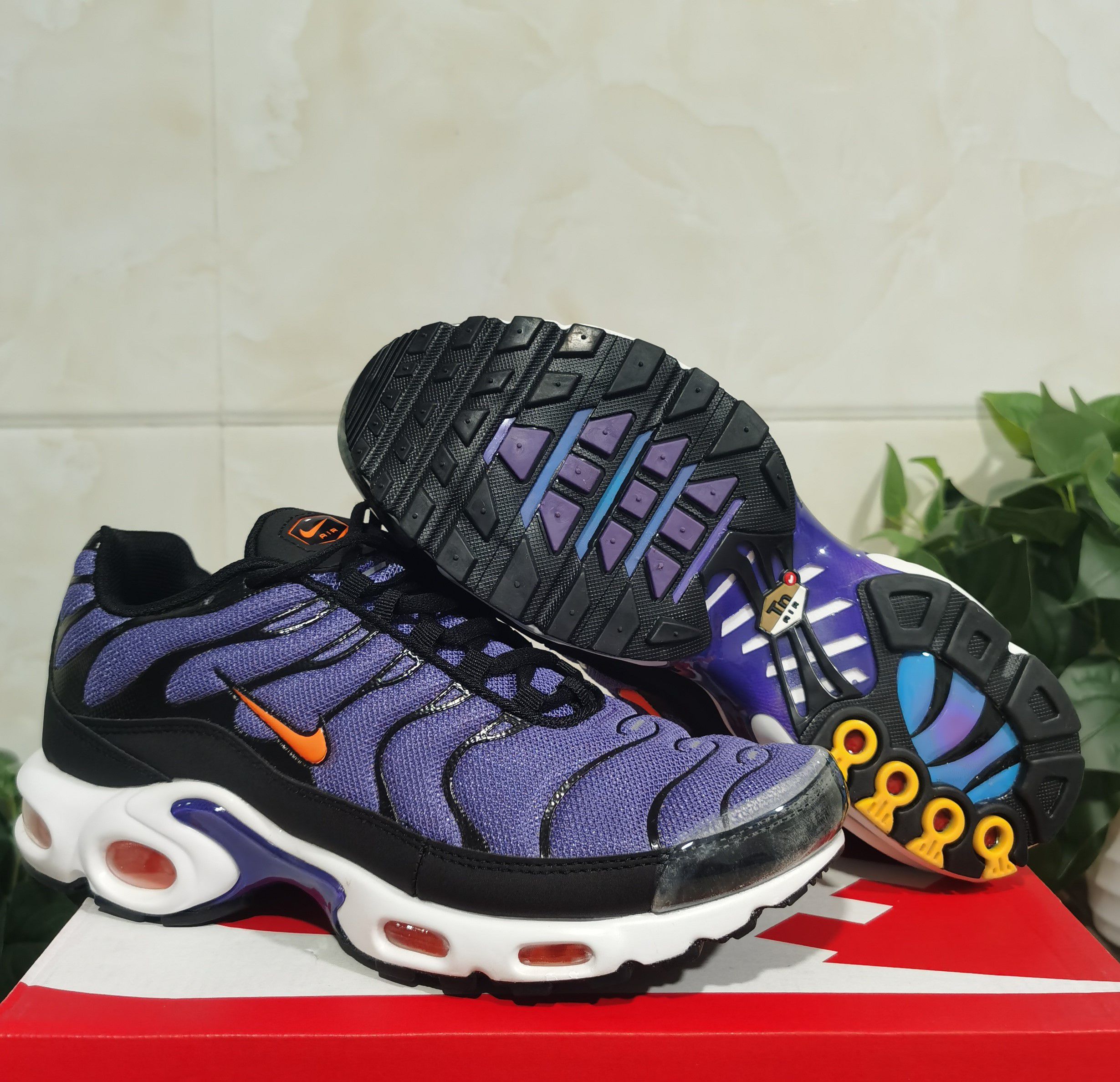 nike tn og voltage purple