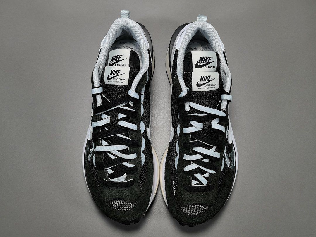 Tênis Nike x Sacai Vapor Waffle Black White PK - ENCOMENDA Tênis Nike x Sacai Vapor Waffle Black White PK - ENCOMENDA