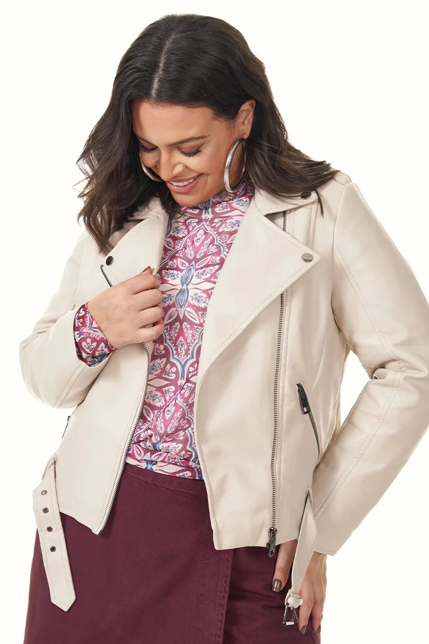 Jaqueta Giz em PU Com Zíper l E Detalhe De Cinto Plus Size