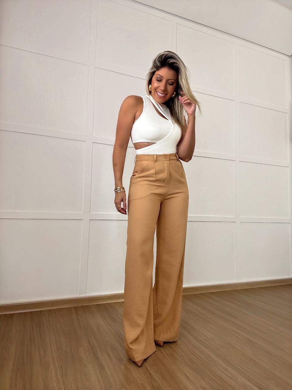 Calça Alfaiataria Pantalona IB Bege - Isa Baldo | A Sua Loja de Roupas  Femininas - Moda Feminina