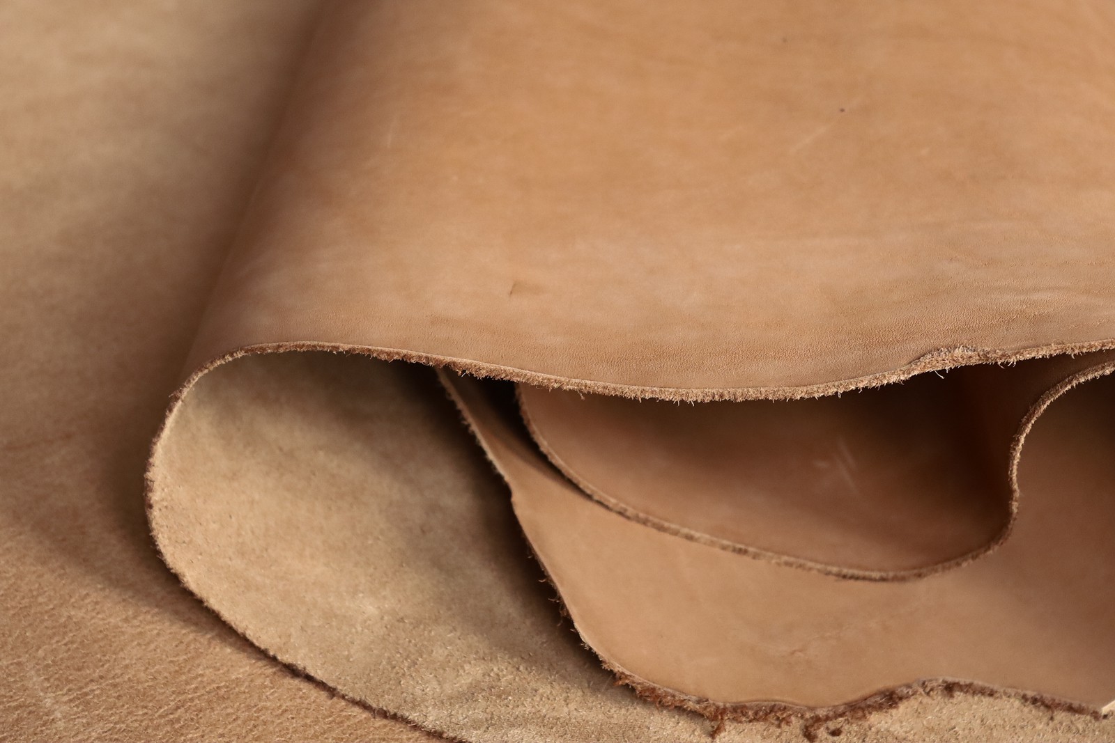 Couro Semicromo Rústico APC - Cor: Tan - 1.4/1.6 mm - MSul Couros