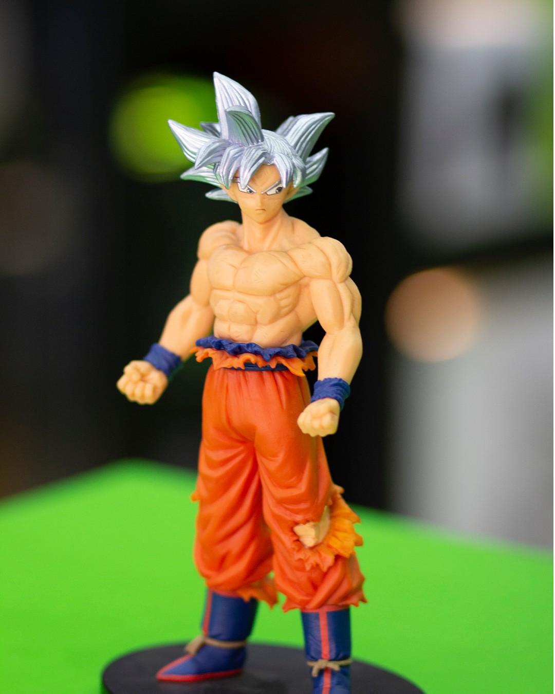 Boneco Dragon Ball Z Goku Instinto Superior