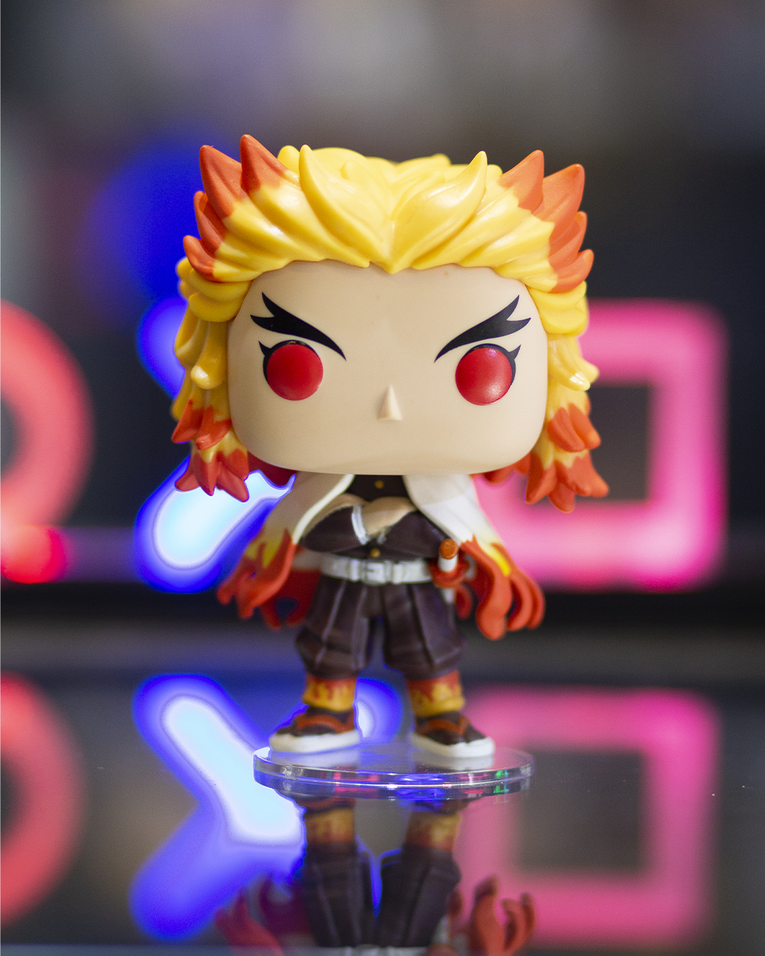 Boneco Funko pop demon slayer kyojuro rengoku 1308 em Promoção na