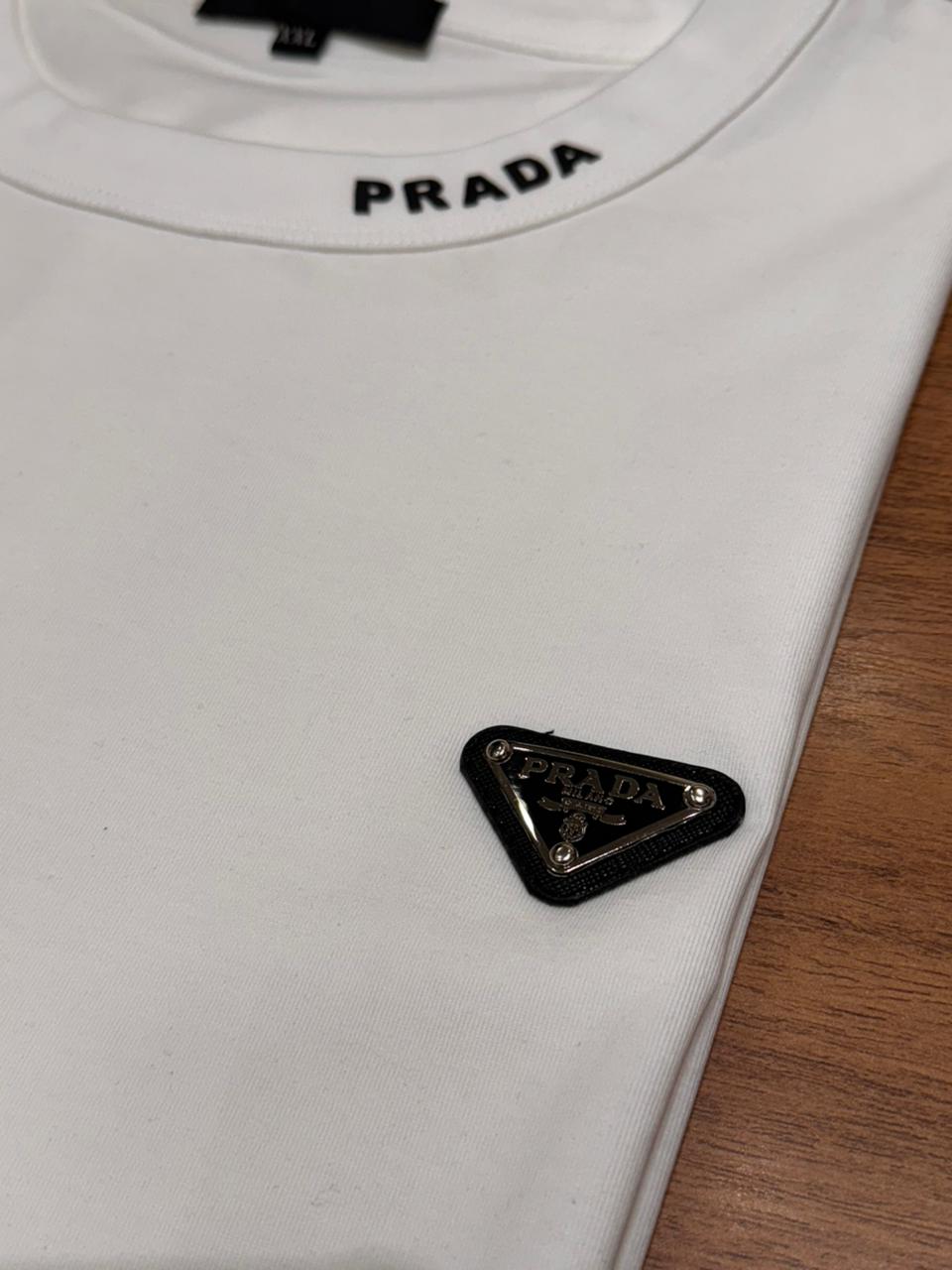 Camiseta Prada - HENRALI STORE