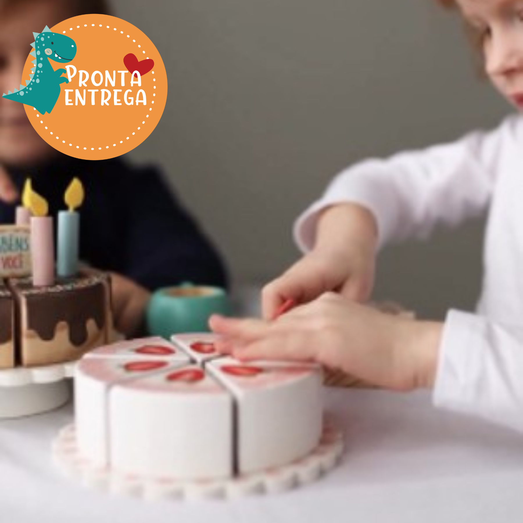 Coleção Comidinhas Bolo de Morango Fatiado Comidinha de Madeira Brinquedos  de Madeira Bambalalão Brinquedos Educativos