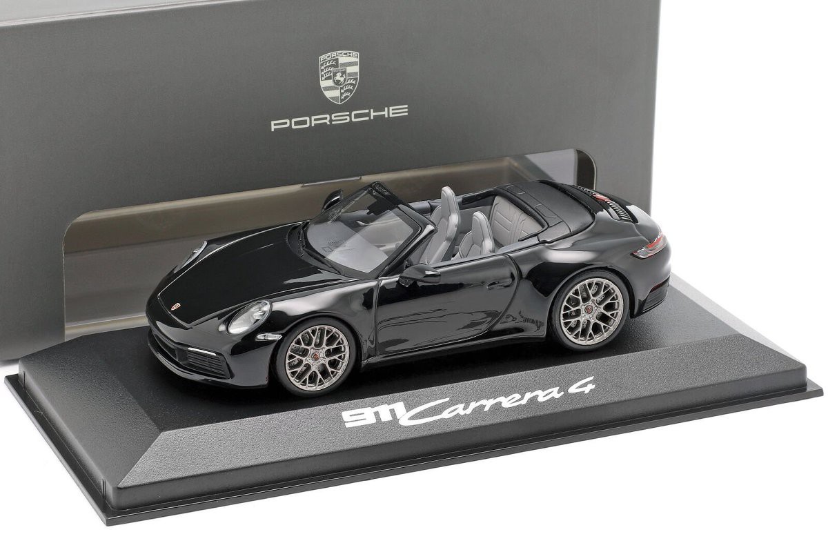 Miniatura Porsche 911 Carrera 4 GTS 2014 ( tipo 991 ) 1:43 Preto - SG  SWEDEN 🇸🇪