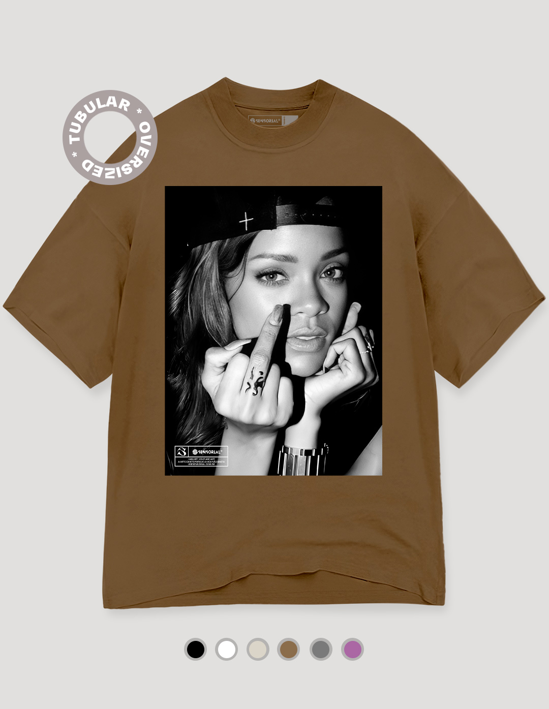 Camiseta Oversized Tubular Rihanna Showing The Finger - Sensorial