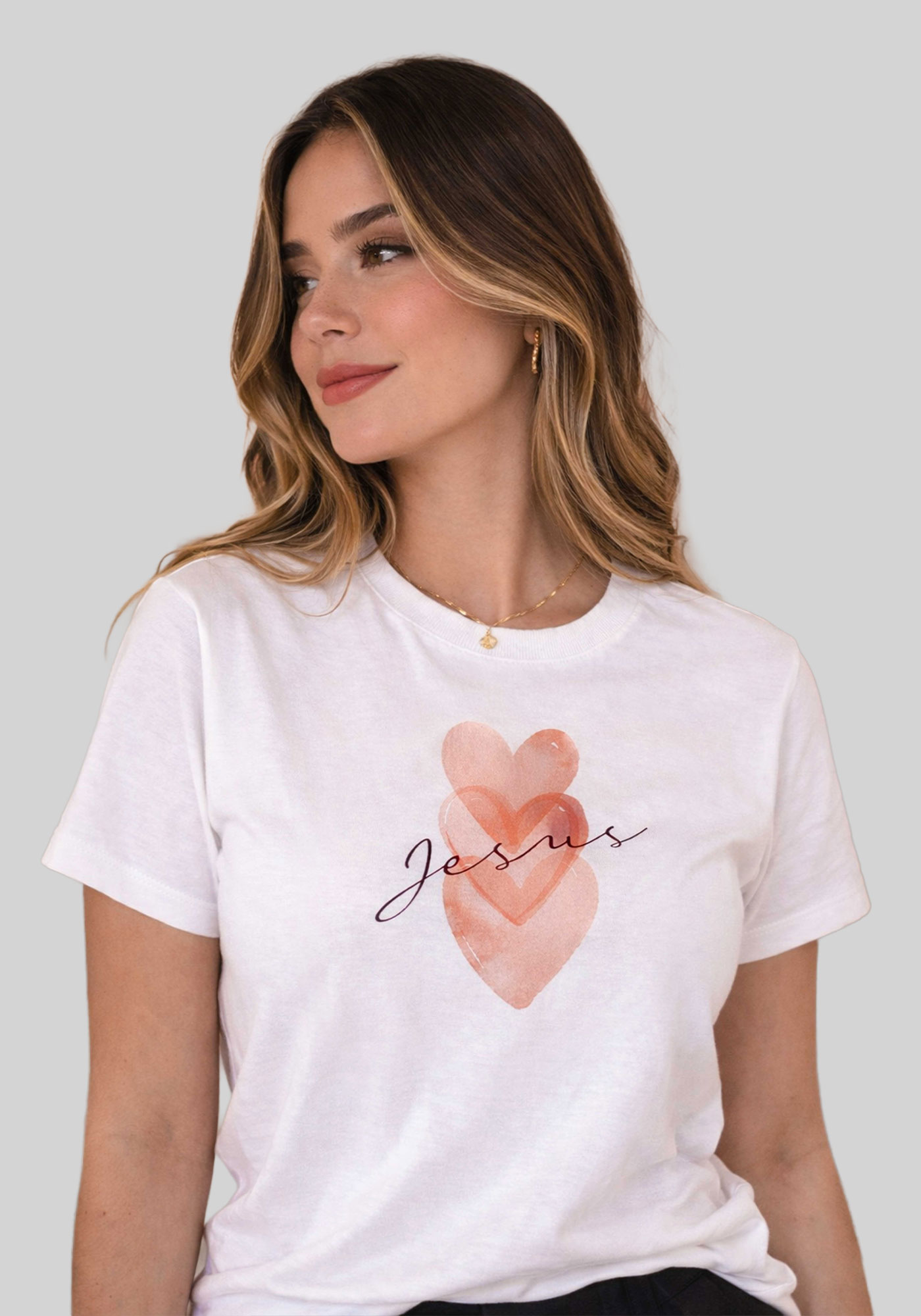 T-SHIRT FEMININA - JESUS 3 CORAÇÕES - COR MARFIM - Delbo T-Shirts