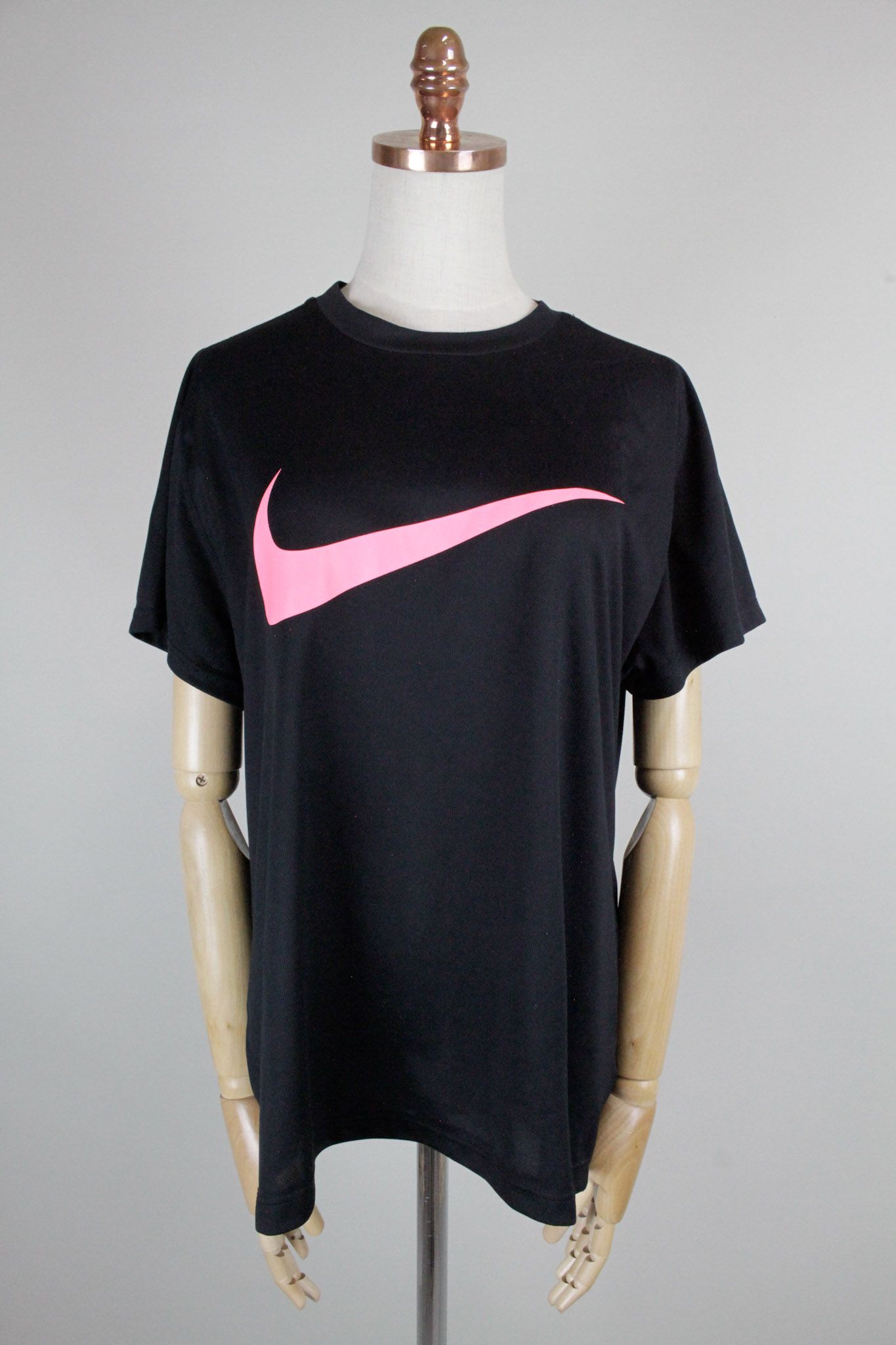 Camisa Nike Dri-Fit Preto e Rosa Neon - Dona Chica Brechó Online