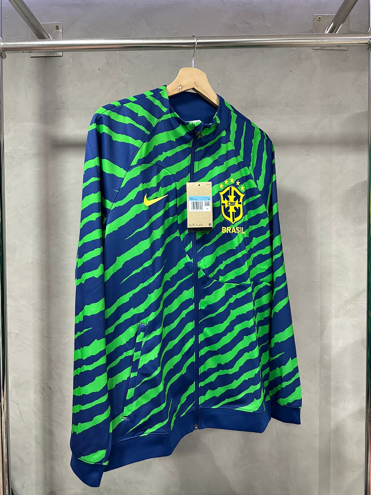 Camiseta Nike Brasil Academy Pro Masculina