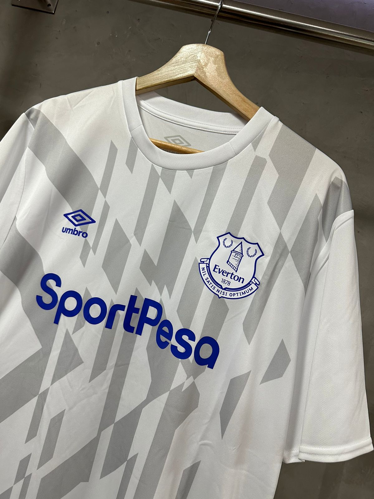 Maillot De Foot Everton Umbro 2019/2020 - Taille XXL - Neuf Avec étiquette - Officiellement Licencié