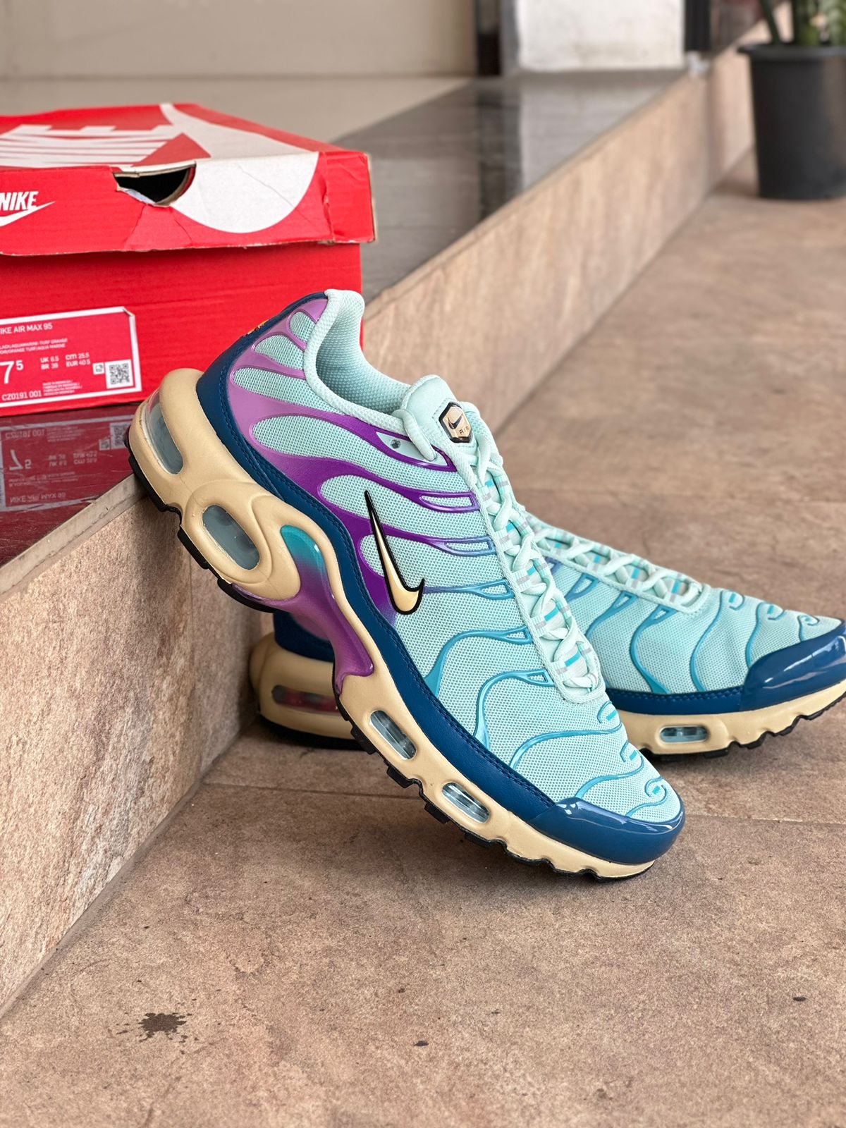 Nike air max plus ice hot sale