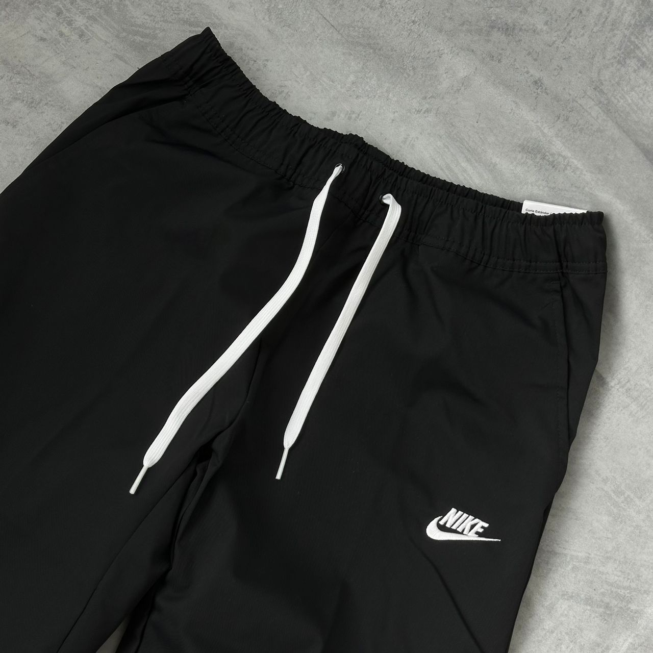 Calça Nike Club Woven Taper Masculina - JNoriginalshop