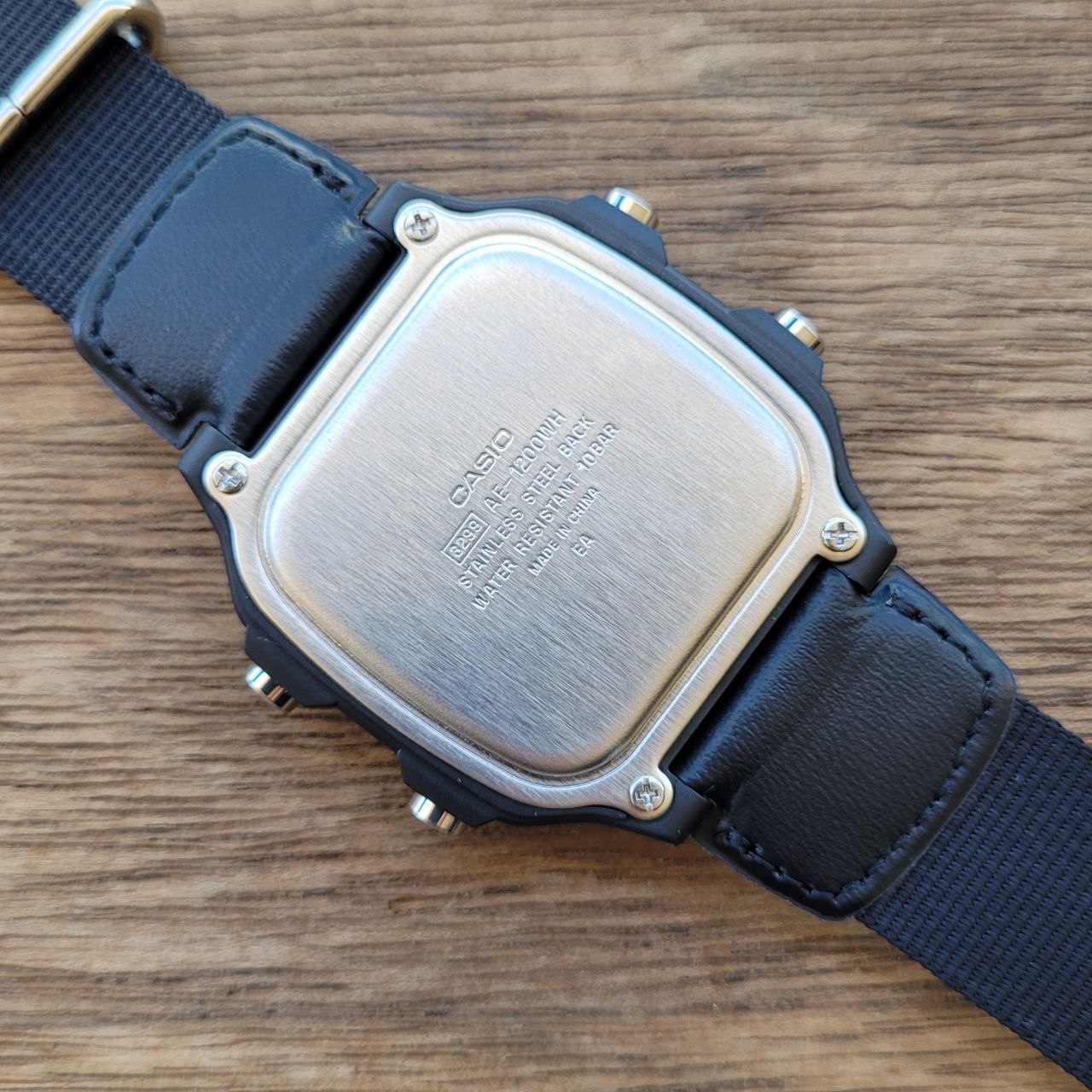 Zegarek CASIO AE-1200WHB-1BVDF na pasku czarnym, czarna tarcza, WR100
