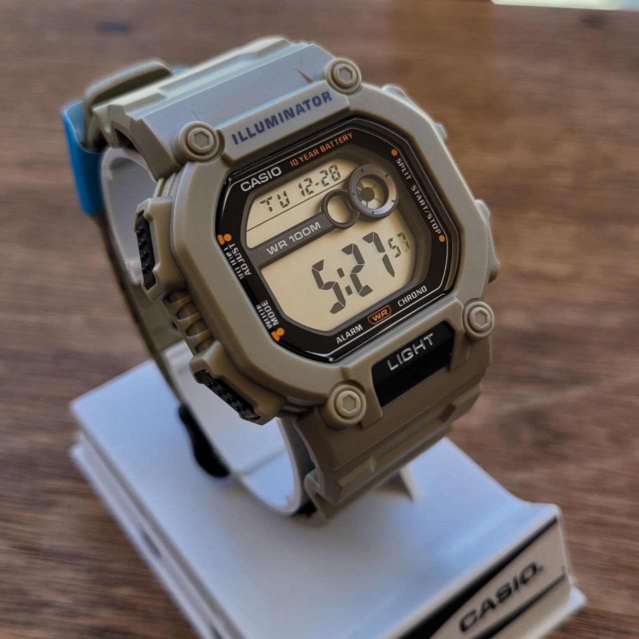 Orologio CASIO W-737HX-1A da uomo in stile sportivo digitale con cinturino in