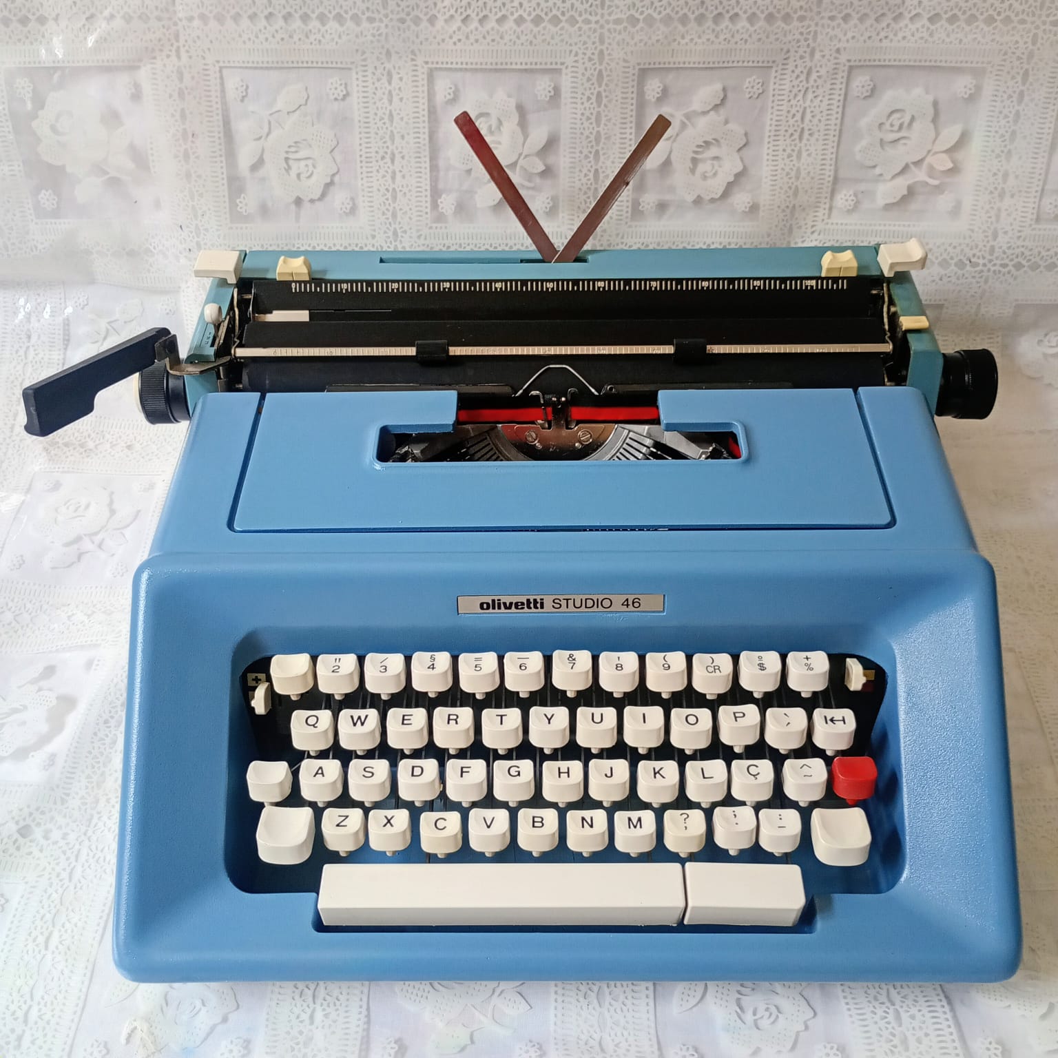 Máquina de Escrever Datilografia Olivetti Studio 46 com manual