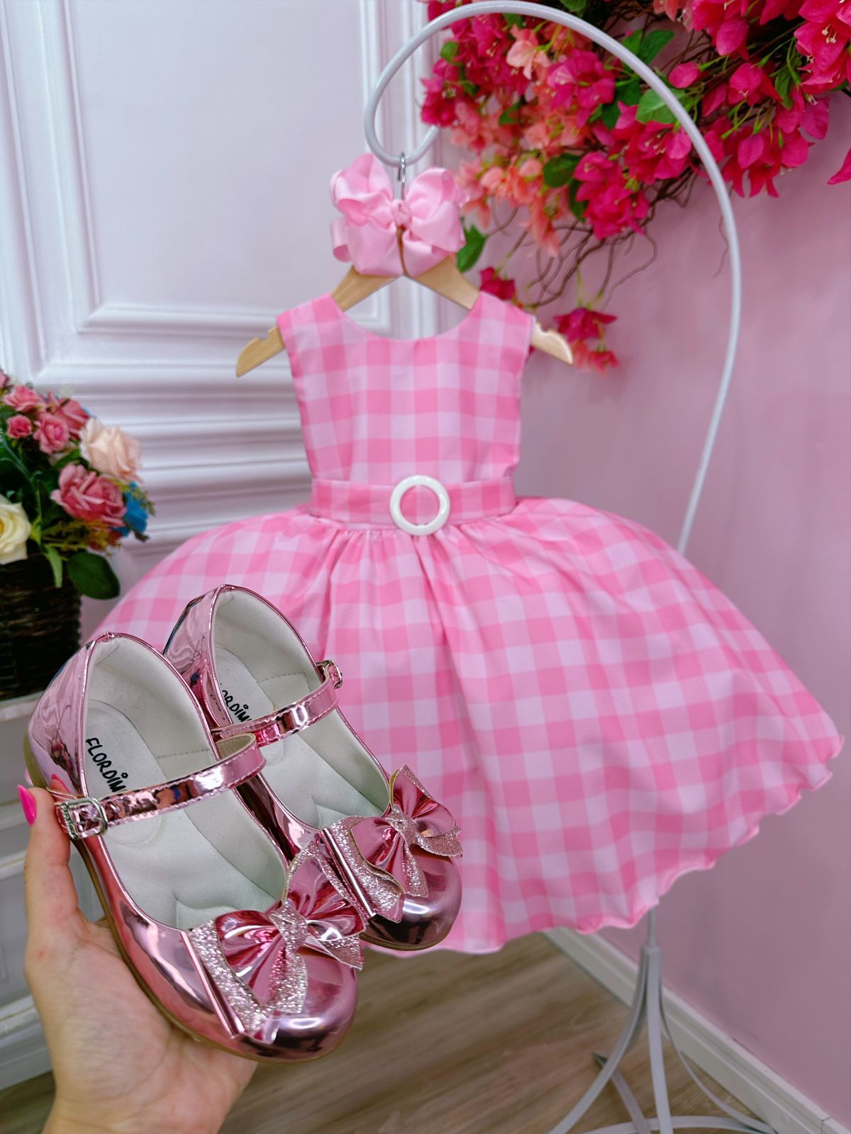 Vestido Infantil Barbie Rosa Aplique Laço - Fabuloso Ateliê