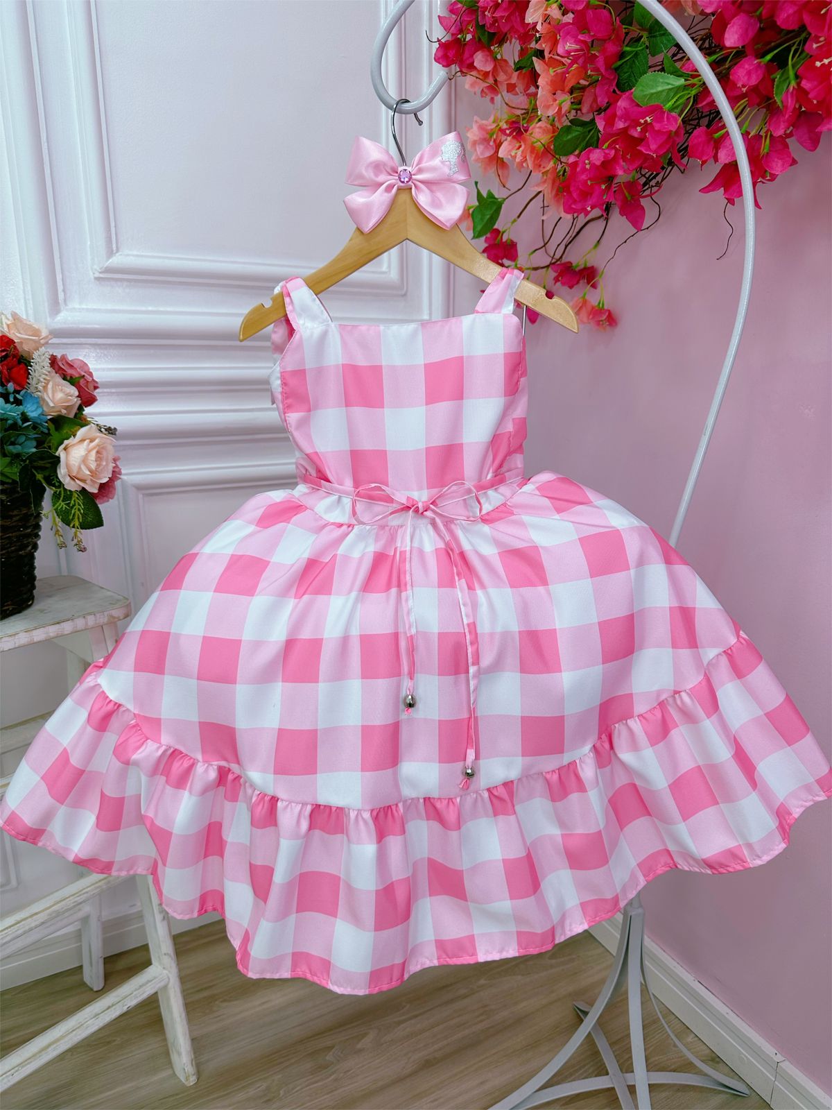 Vestido Infantil Barbie Rosa Aplique Laço - Fabuloso Ateliê