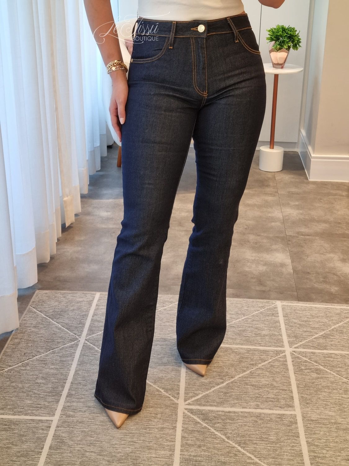 Calça flare jeans escura - LeTissú Boutique de Roupas Femininas