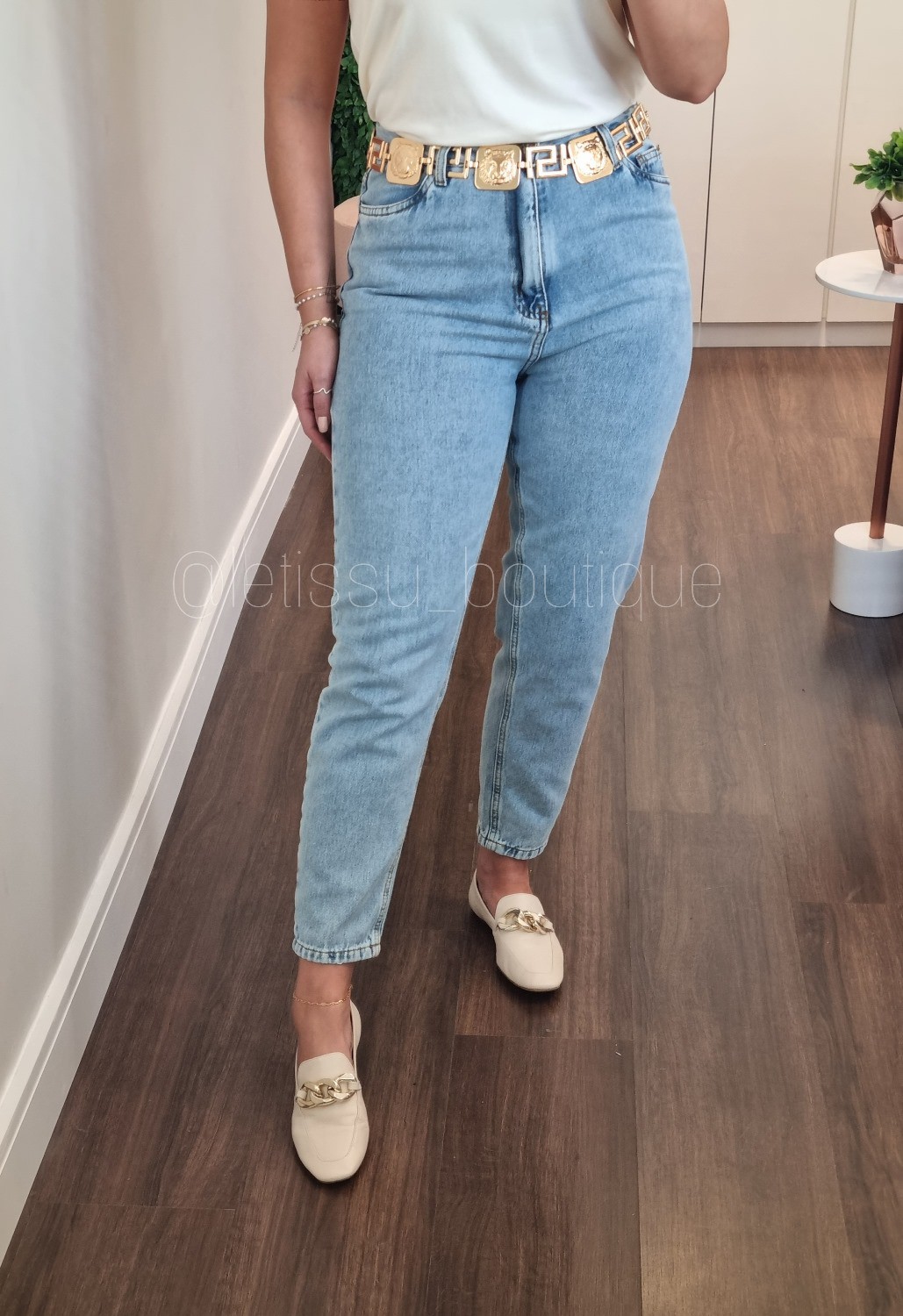 Calça mom jeans clara - LeTissú Boutique de Roupas Femininas